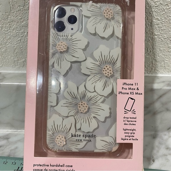 Kate spade iPhone 11 Pro Max & iPhone XS Max Case - Picture 2 of 4